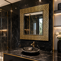 Miroir de salle de bain de luxe doré à motif grec, décoration murale carrée pour coiffeuse en marbre noir, design intérieur d'hôtel et de salle de bain