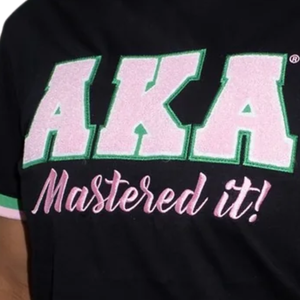 Camiseta Negra Personalizada para Mujer con Bordado 'Mastered It', Manga Corta, Cuello Redondo, Estilo Casual, con Detalles en Rosa y Verde - Product Image 6