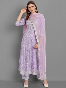 Ensemble Anarkali traditionnel en rayonne Twinfeet 3 pièces avec broderie pour les occasions de mariage et de fête en été et au printemps - Product Image 1