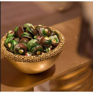 Tazón de Metal con Borde Dorado de Lujo para Servir Chocolate, con Acabado Pulido, para Regalos y Bodas - Product Image 3