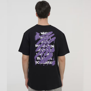 เสื้อยืดแขนสั้นสีดำสำหรับผู้ชาย พิมพ์ลายตัวอักษรด้านหน้า คอกลม ทรงปกติ ผ้าฝ้ายเจอร์ซีย์ สไตล์ลำลอง - Product Image 4