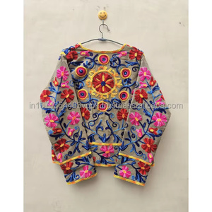 Veste en coton brodée Suzani faite à la main pour femme, manteau d'hiver léger et bohème matelassé, robe courte en lin rayé, cadeau - Product Image 4
