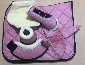 Juego de silla de montar premium con brillo, incluye orejeras, botas de cascabel, brida, halter, botas de protección y rienda, personalizable. - Product Image 2