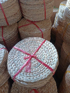 Manteles Individuales Redondos Antideslizantes de Jacinto de Agua Tejidos a Mano con Diseño Bohemio, Hechos en Vietnam - Product Image 4