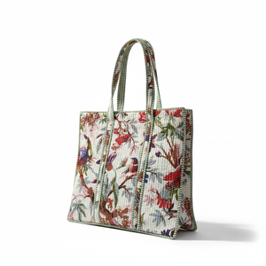 Sac fourre-tout matelassé bohème en coton imprimé à la main, motif floral multicolore et oiseaux, blanc crème - Product Image 1