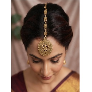 Magnifique bijou de cheveux Mangtikka en laiton plaqué or de qualité supérieure, finition antique, pour collection de tenues de mariage - Product Image 1