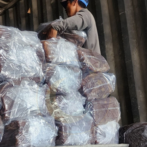 Ngoc Chau Feuilles de caoutchouc naturel fumé nervuré, variétés (RSS1/RSS3/RSS4/RSS5), TCVN, 33,33 kg par balle, pour extrusion/soufflage - Product Image 6