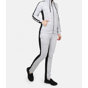 Conjunto deportivo de dos piezas para mujer, con top corto de manga larga con cremallera y pantalones deportivos con bolsillos, conjunto de chándal de algodón para mujer - Product Image 2
