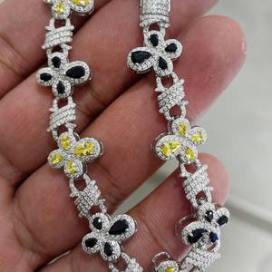 Bracelet en croix serti de diamants Dvars |   Moissanite taillée |   Bijoux Hip Hop en argent sterling 925 plaqué or |   Testeur de diamants - Certifié | - Product Image 3