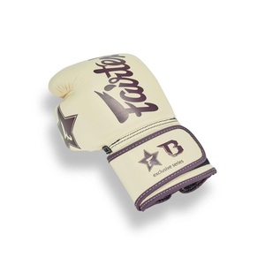 ถุงมือชกมวย Fairtex Booster หนังวัวแท้ น้ำหนักเบา ระบายอากาศได้ดี ปิดข้อมือแบบ Hook Loop สำหรับศิลปะการต่อสู้ - Product Image 6