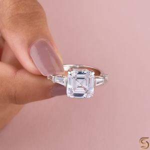 Bague de fiançailles élégante en moissanite taille Asscher en or massif 14 carats avec un design à trois pierres, cadeau idéal pour une demande en mariage ou un mariage - Product Image 4