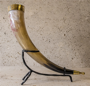 Corne décorative de buffle avec support métallique, design rustique nordique médiéval, corne décorative d'animal polie - Product Image 1
