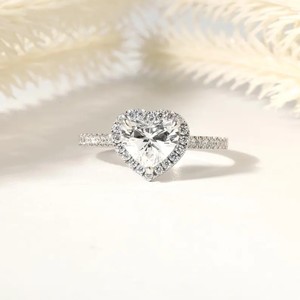 Bague demi-éternité Art Déco en or massif 10K 14K 18K avec halo de diamants de laboratoire ronds en forme de cœur, certifiée IGI, couleur DEF, clarté VS VVS, vente en gros - Product Image 1