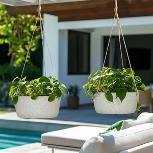 Pot de fleurs suspendu minimaliste en béton avec sangle en corde pour une utilisation intérieure et extérieure - Product Image 1