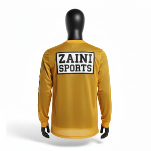 Camiseta de manga larga para hombre, 180 GSM, transpirable, de poliéster, color mostaza dorado, con logotipo personalizado por transferencia térmica, ropa deportiva. - Product Image 2