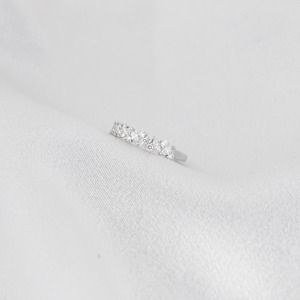 แหวนเพชรแล็บ 0.50 กะรัต แบบครึ่งวง 14K ทองคำขาว แหวนซ้อนได้ ดีไซน์เรียบหรูสำหรับงานแต่งงาน เครื่องประดับชั้นดี - Product Image 4