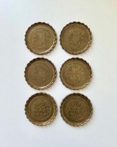 Modern <b>Silver</b> Metal Coasters Set For <b>Coffee</b> <b>Tables</b> Dining Areas Restaurants Hotels And Office Decoration Needs - Product Image 6