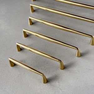 Tirador de armario de latón macizo de primera calidad con diseño floral, herrajes de lujo para gabinetes, muebles decorativos en oro antiguo para decoración del hogar y hoteles - Product Image 3