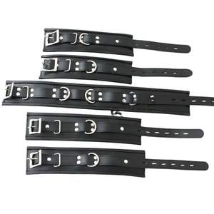 Juego de tobilleras de cuero con hebillas ajustables y acolchado - Product Image 3