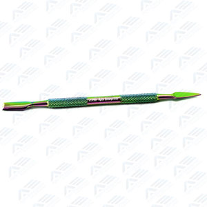 Kit d'outils de manucure professionnel argenté : Repousse-cuticules et coupe-cuticules - Product Image 4