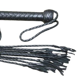 Flogger en cuir de vachette avec boucle en acier et cordes à pointes souples de 2,5 cm de large pour un jeu sensuel et à impact léger - Product Image 3