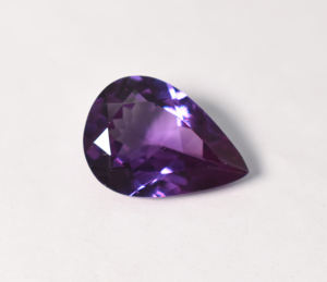 Gema de Alexandrita Pera Impecable: Piedra Suelta de 16.15 ct con Cambio de Color, 20x14 mm - Product Image 6