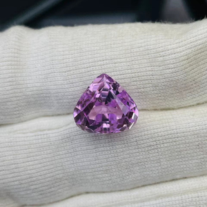 พลอยคุนไซต์ทรงหัวใจธรรมชาติ น้ำหนัก 14.48 กะรัต คุณภาพเกรด AAA ความเงางามระดับ AAA สีสวยงาม เหมาะสำหรับการขัดแต่ง ราคาถูก - Product Image 4