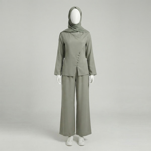 REDDITO SPORTS Ensemble pantalon large et chemisier polaire à capuche vert olive à manches longues pour femme, coupe régulière, automne, style modeste islamique - Product Image 1
