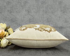 Housse de coussin décorative brodée à bas prix avec détails perlés pour canapé, fauteuil, lit et décoration intérieure confortable pour le salon - Product Image 2