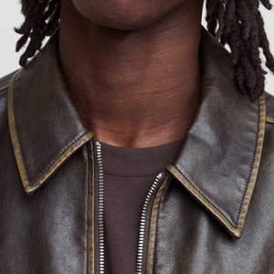 Chaqueta de Cuero Estilo Urbano para Hombre, Ligera e Impermeable, Inspirada en las Tendencias Universitarias, con Logotipo Frontal, para Uso Diario - Product Image 6