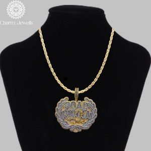 จี้ห้อยคอ Charm Jewells สไตล์ฮิปฮอป ประดับมอสซาไนต์และไข่มุกน้ำจืด รับรองโดย IGI เงินแท้ชุบทอง 18K ประดับเพชรแบบไมโครเพฟ เหมาะสำหรับทุกเพศทุกวัย ใช้ได้ทุกวัน - Product Image 5