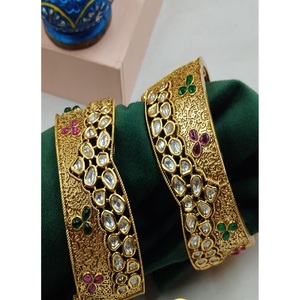 Bracelets ouvrables en laiton plaqué or de qualité supérieure, sertis de moissanite, pour femmes et jeunes filles, parfaits pour les mariages, tendance, éclatants et somptueux. - Product Image 1