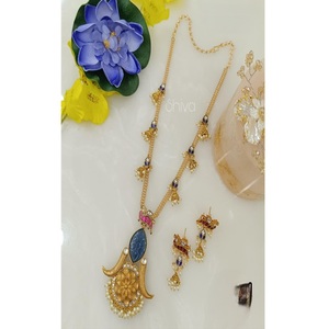 Conjunto de Collar y Aretes de Moissanita Chapados en Oro de Latón de Primera Calidad, Modernos y Atractivos, para Compromiso Femenino - Product Image 2