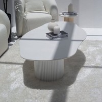 Table basse irrégulière en quartz blanc Vandana Zenova Solace avec options de couleur double base