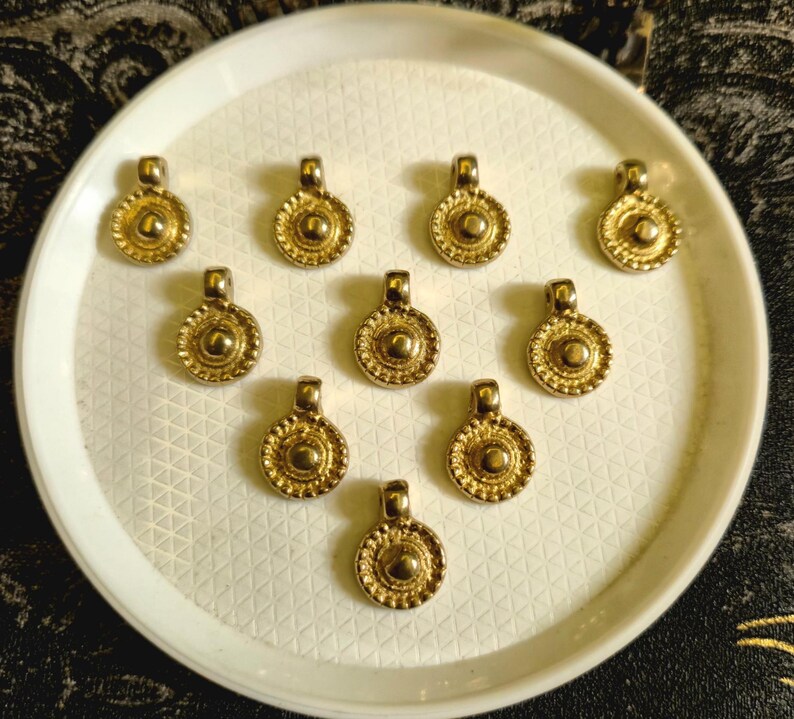 จี้ทองเหลือง