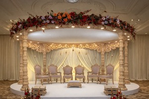 Mandap de mariage traditionnel classique Aarya pour la cérémonie de Vivah hindou, style palais indien Maharaja, en bois sculpté - Product Image 6