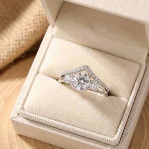 Bague de fiançailles et alliance en or massif 10K 14K 18K avec diamant rond de laboratoire certifié IGI, couleur DEF, clarté VS VVS - Product Image 5
