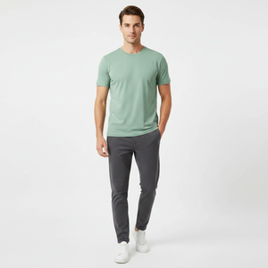 Camiseta Deportiva de Alto Rendimiento Color Verde Salvia, Transpirable, de Secado Rápido, para Gimnasio y Fitness, Marca INDEX - Product Image 2