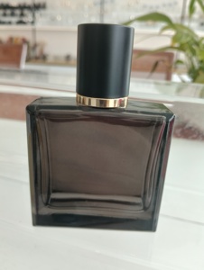 ขวดน้ำหอมขายส่งในสต็อก 30 มล. 50 มล. 100 มล. ขวดน้ำหอมแก้วเปล่าทรงแบนหรูหรา ดีไซน์โดดเด่น พร้อมฝาแม่เห<span class=keywords><strong>ล</strong></span>็ก - Product Image 1