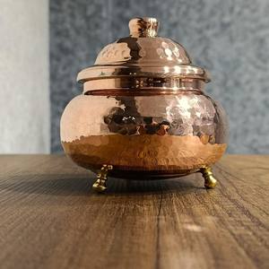 Elegante Azucarera Blanca con Diseño Floral y Tapa con Borde de Cobre, Tarro de Dulces con Pedestal Estilo Vintage, Almacenamiento para Cocina y Hogar, Regalos Festivos - Product Image 3