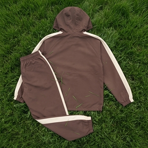 Conjunto Deportivo Personalizado Unisex con Capucha, Chaqueta Cortavientos de Nailon Estampada, Pantalones Impermeables, Ropa Deportiva al Por Mayor - Product Image 3