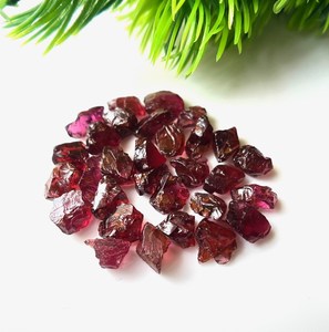 Rhodolite Garnet Gemstones Natural Mozambique Garnet <b>Crystals</b> Rough Loose Stones Jewelry Making Bulk Wholesale Supplier - Product Image 6