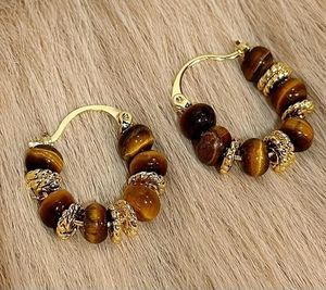 Boucles d'oreilles artisanales en résine effet aurore, élégantes boucles d'oreilles en résine motif fleur sauvage, boucles d'oreilles pendantes en résine motif jardin, boucles d'oreilles en résine motif fleur de cristal - Product Image 6