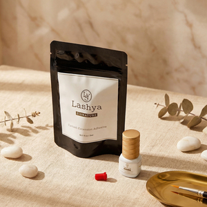 [Lashya] Colle adhésive Signature à séchage standard 1-2s pour artistes experts, colle professionnelle pour extensions de cils 10ml - Product Image 4