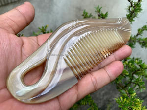 ArtisanVibe by FWE-Peine personalizado para el cabello, para masaje de salón, cuerno de Búfalo, para mujeres, a precio mayorista - Product Image 4