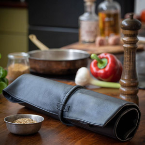 Maysara Impex - Bolsa de Cuero Premium para Cuchillos, Hecha a Mano, con 7 Ranuras y Lazos para Accesorios - Product Image 2