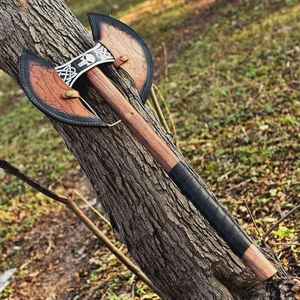 Hache Viking à double tête forgée à la main en acier à haute teneur en carbone, hache de combat à double tranchant avec fourreau en cuir – Vente chaude - Product Image 6
