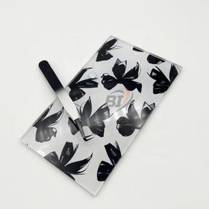 แหนบขนตาสองโทนสีขาวดำทำจากเหล็กแบบยั่งยืนพร้อมขนตางอคริลิคปรับแต่งโลโก้ได้ตามต้องการ - Product Image 5