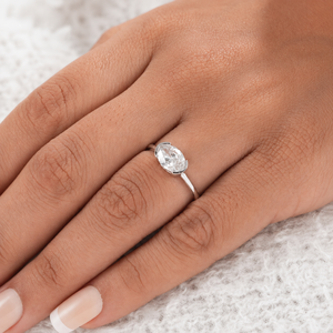 Anillo de compromiso de plata 925 con moissanita y diamante de corte ovalado de medio bisel, certificado GRA, para aniversario - Product Image 4