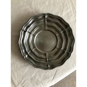 Platos y Vajillas Antiguas para Hoteles y Cafeterías, Platos de Servicio con Acabado de Peltre, Plato Base de Latón Antiguo, Utensilios de Mesa para Cena - Product Image 1